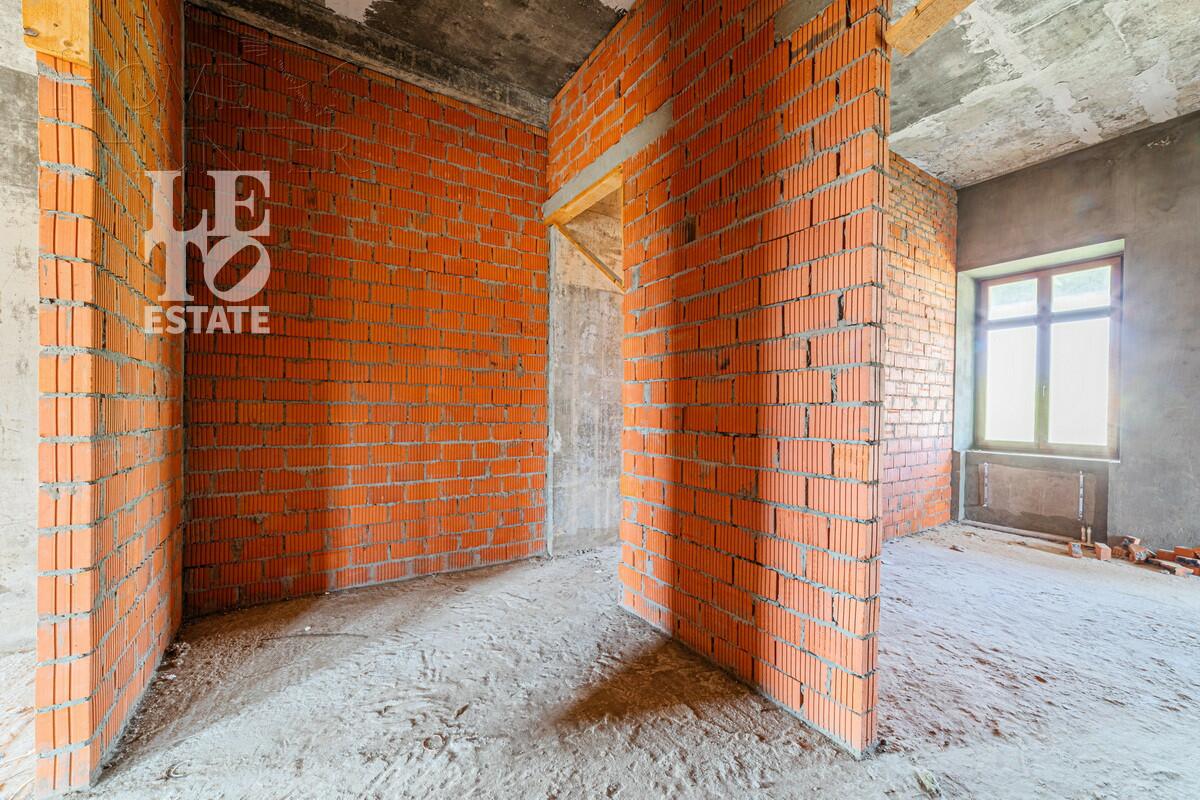 2-этажный коттедж 703 м² без отделки