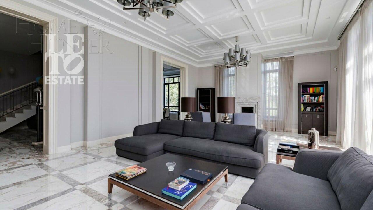 3-этажный коттедж 1 185 м² с отделкой