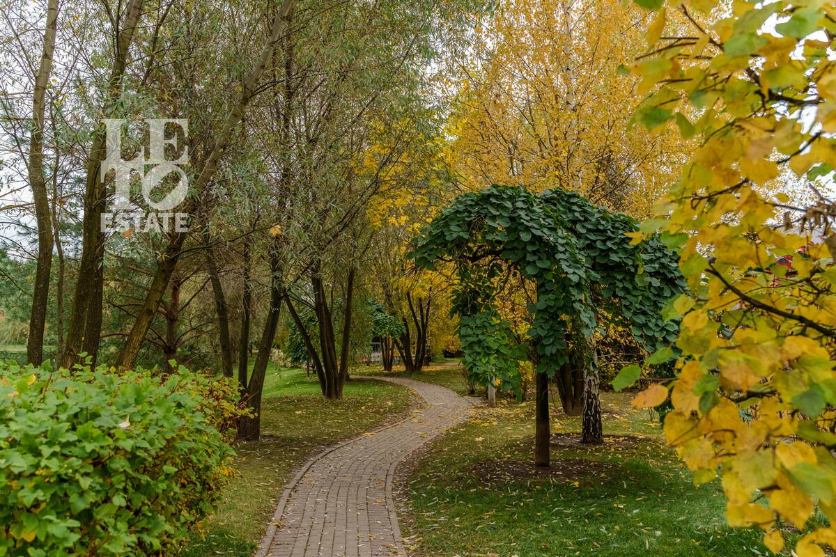 2-этажный коттедж 400 м² с отделкой