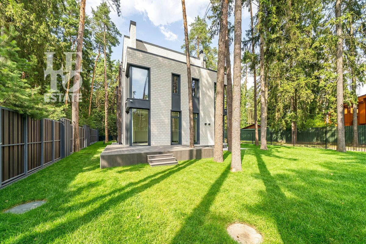 3-этажный коттедж 380 м² с отделкой