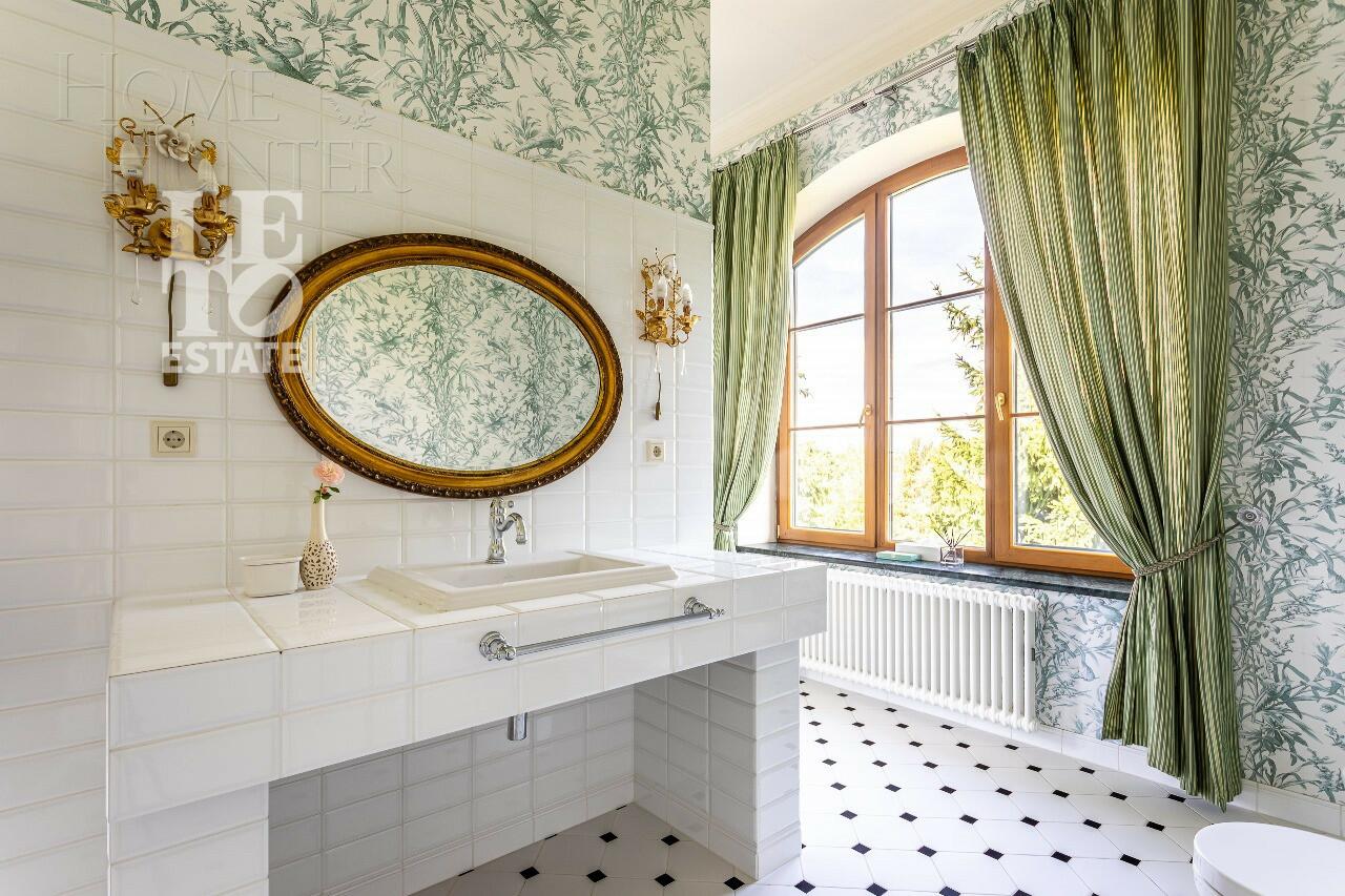 3-этажный коттедж 750 м² с отделкой