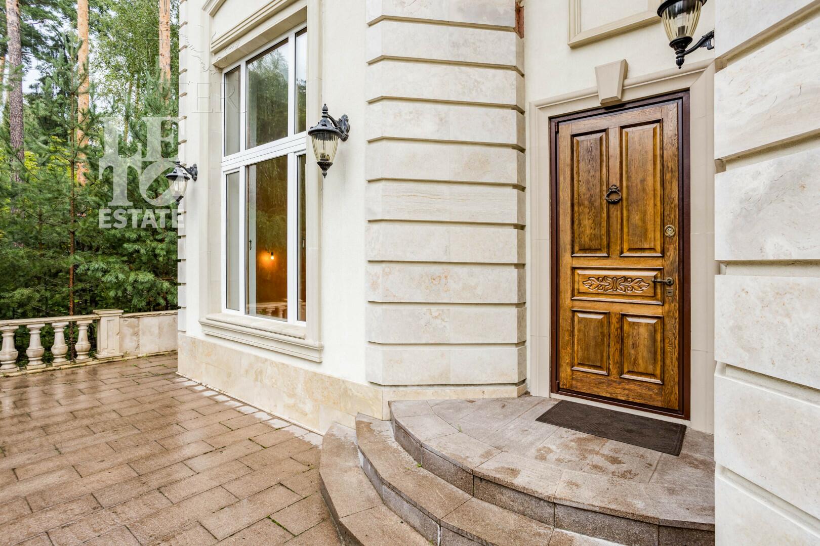 2-этажный коттедж 800 м² с отделкой