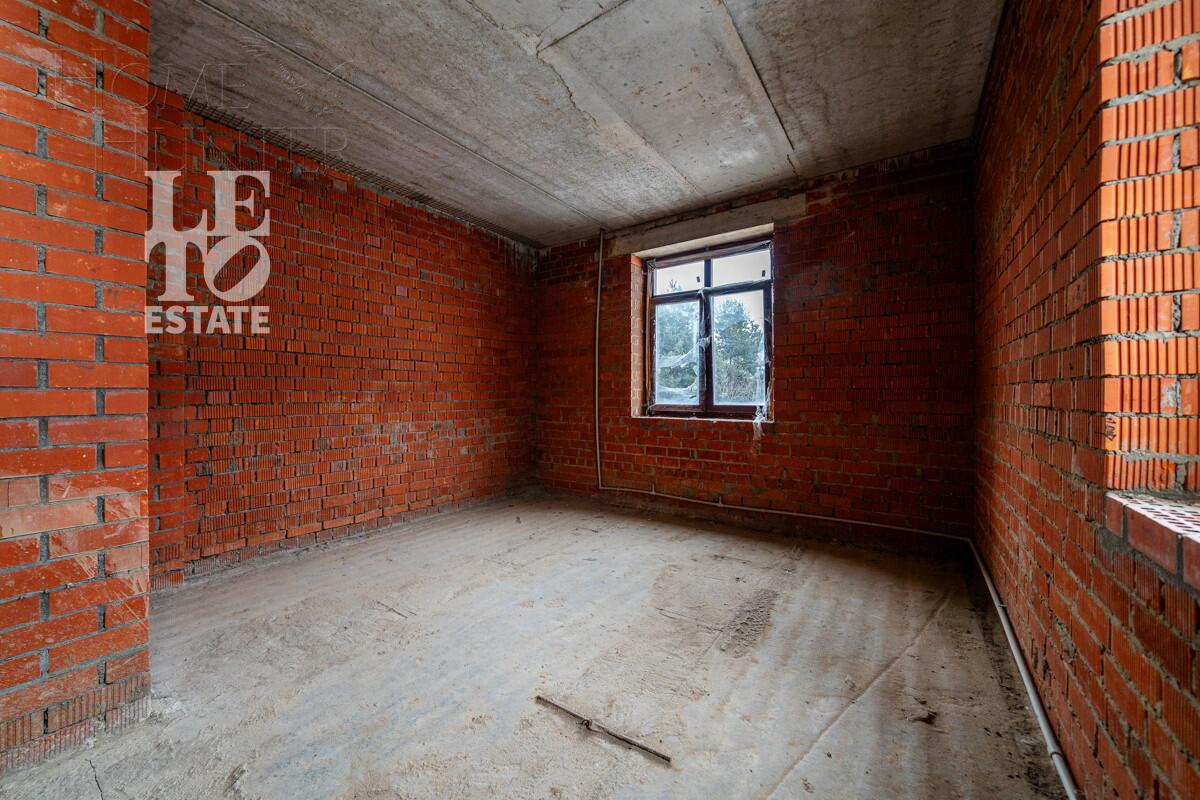 2-этажный коттедж 820 м² без отделки