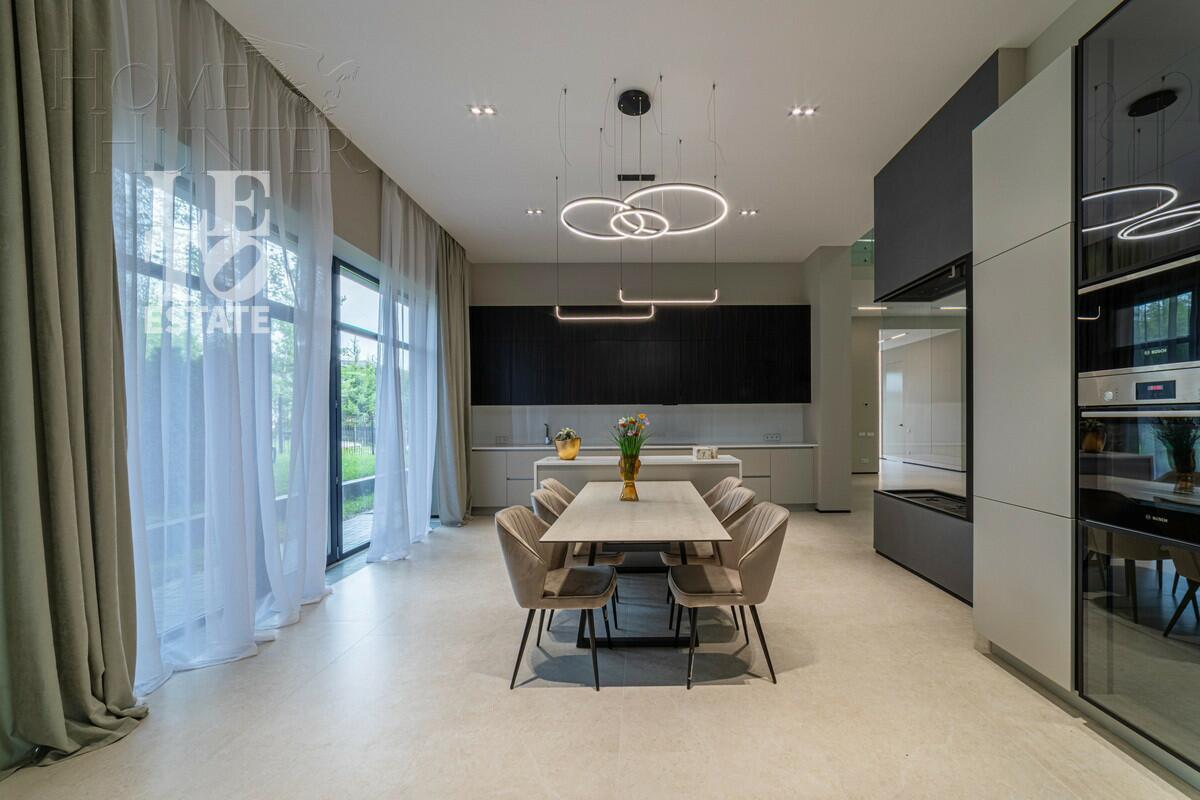 2-этажный коттедж 720 м² с отделкой