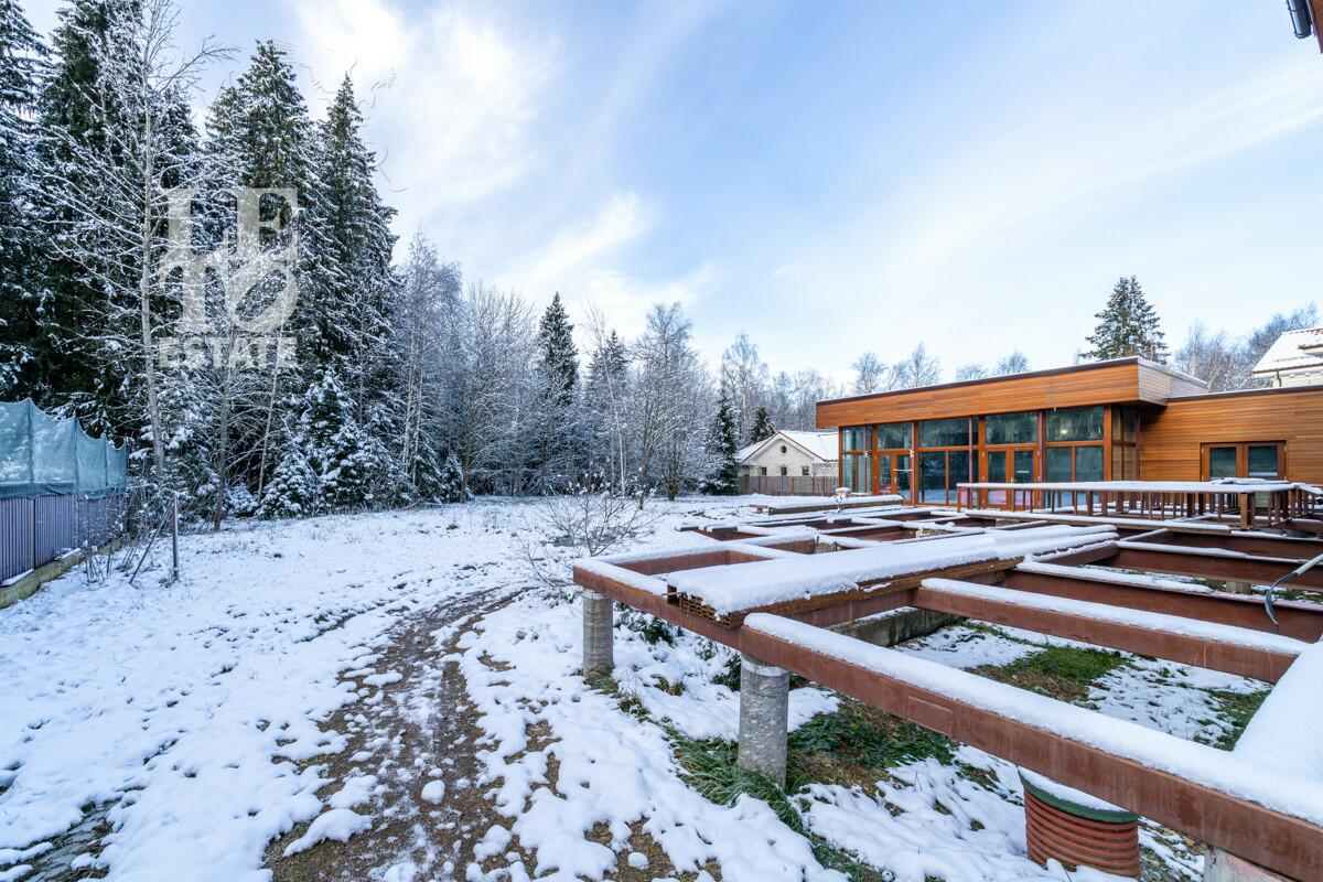 2-этажный коттедж 1 150 м² без отделки