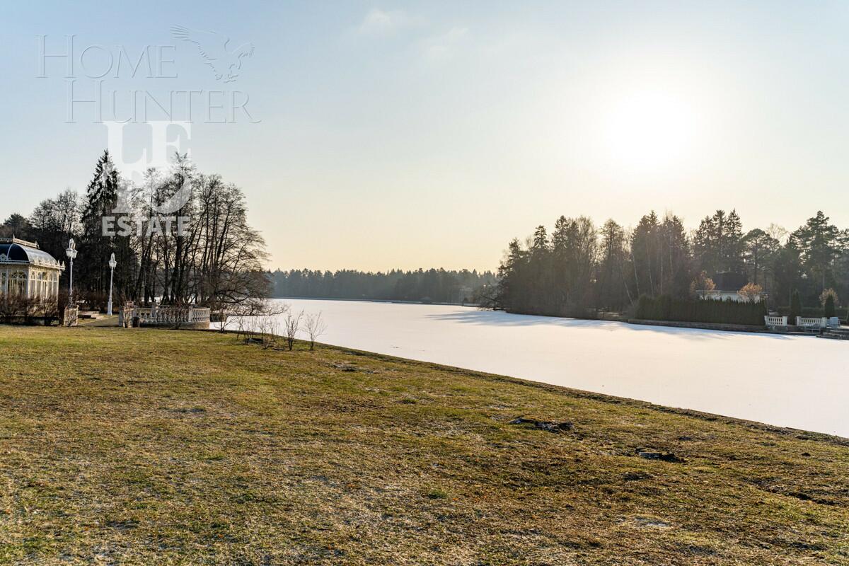 4-этажный таунхаус 395 м² без отделки