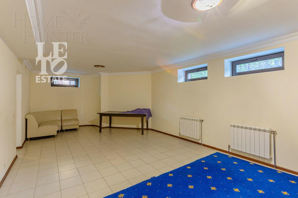 3-этажный коттедж 788 м² с отделкой