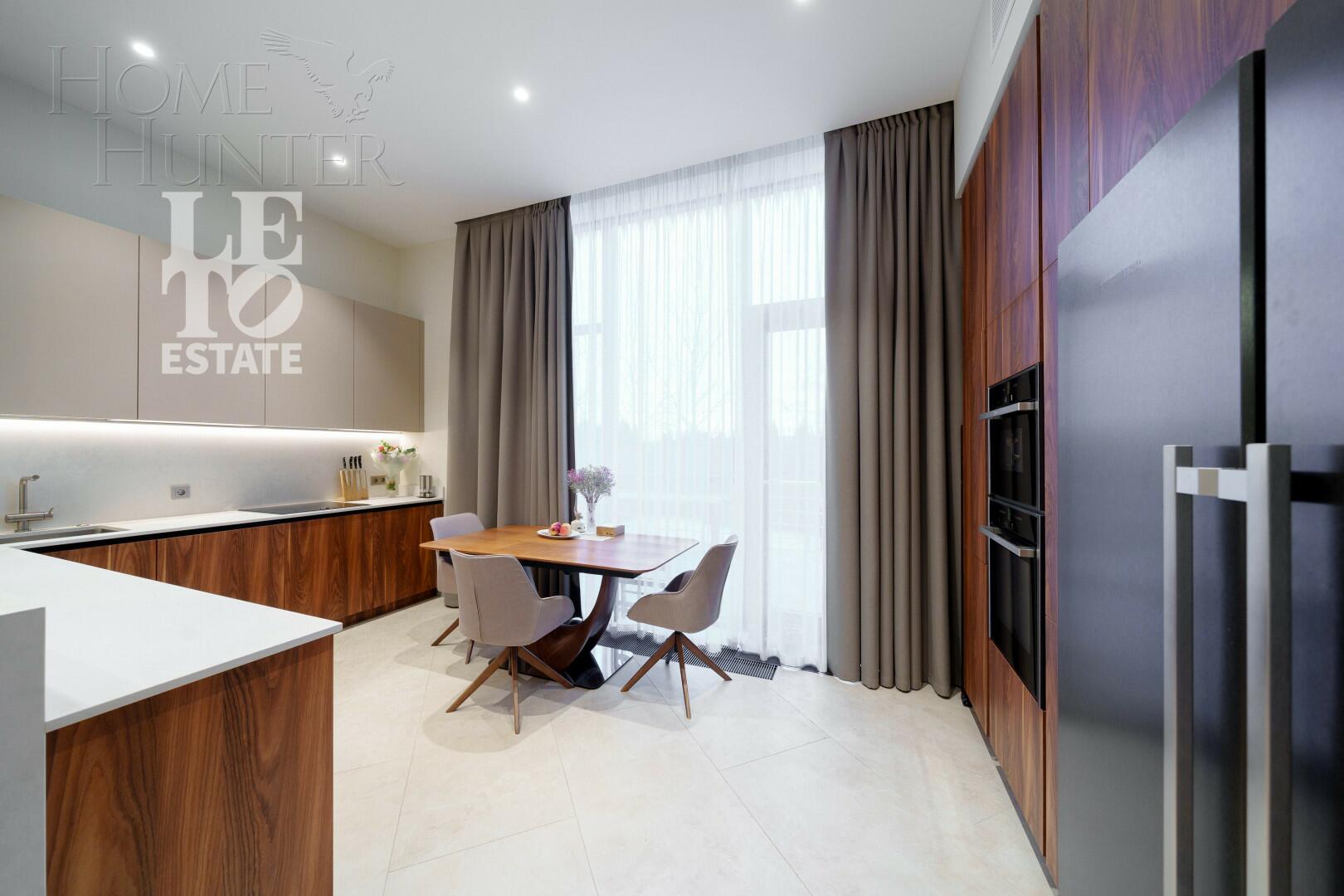 4-этажный таунхаус 278 м² с отделкой