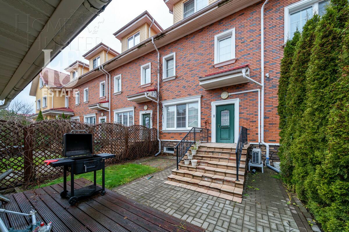 2-этажный таунхаус 400 м² с отделкой