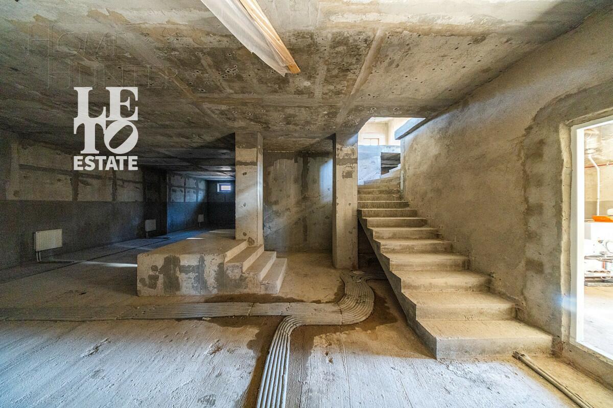 2-этажный коттедж 680 м² без отделки