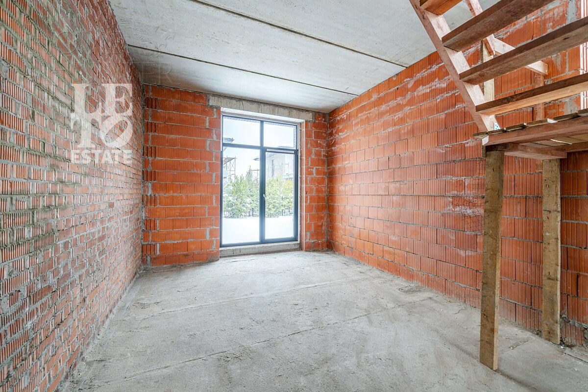 2-этажный коттедж 315.6 м² без отделки