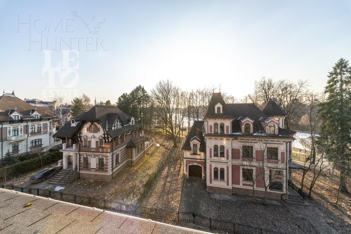 4-этажный таунхаус 395 м² без отделки