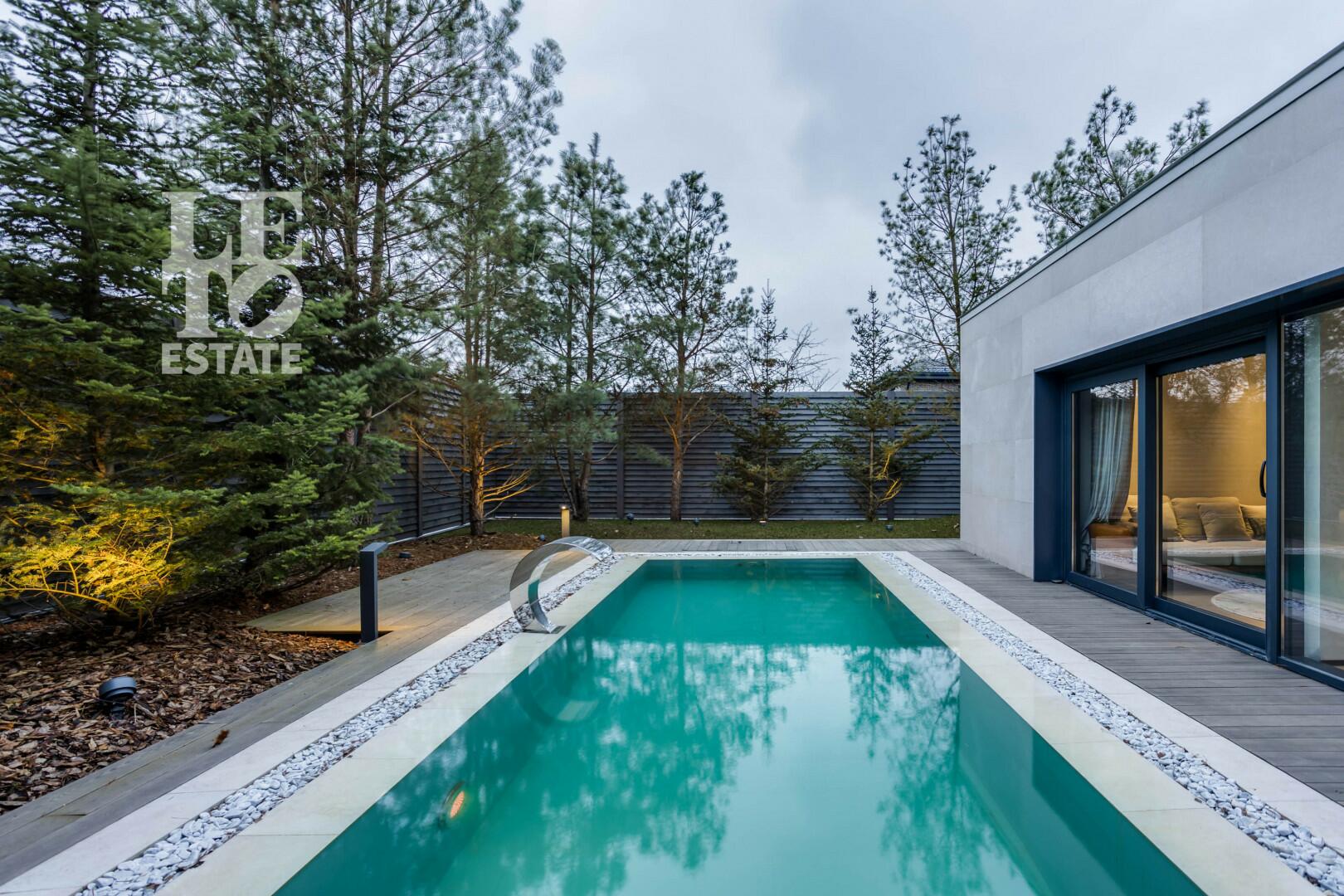 2-этажный коттедж 663 м² без отделки