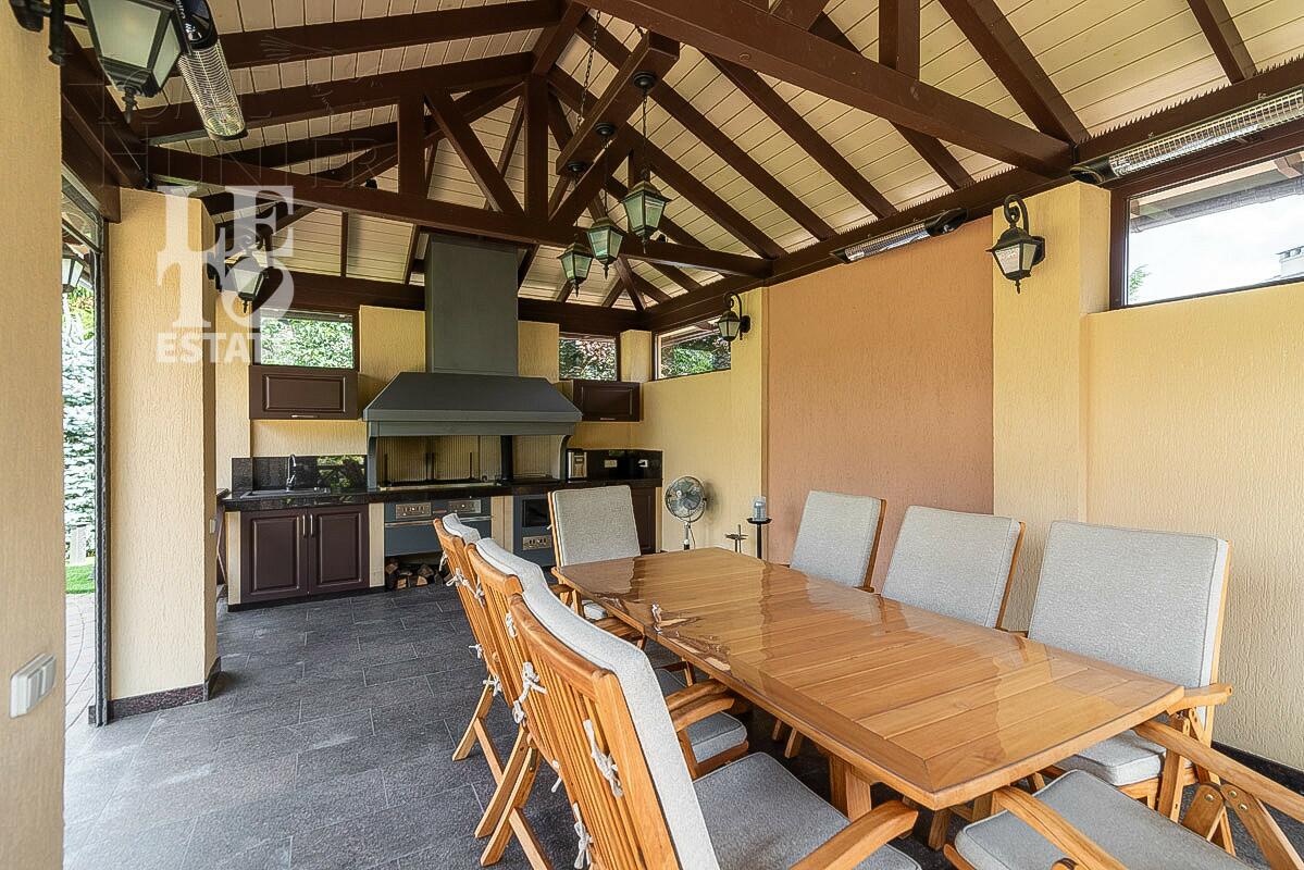 2-этажный коттедж 700 м² с отделкой