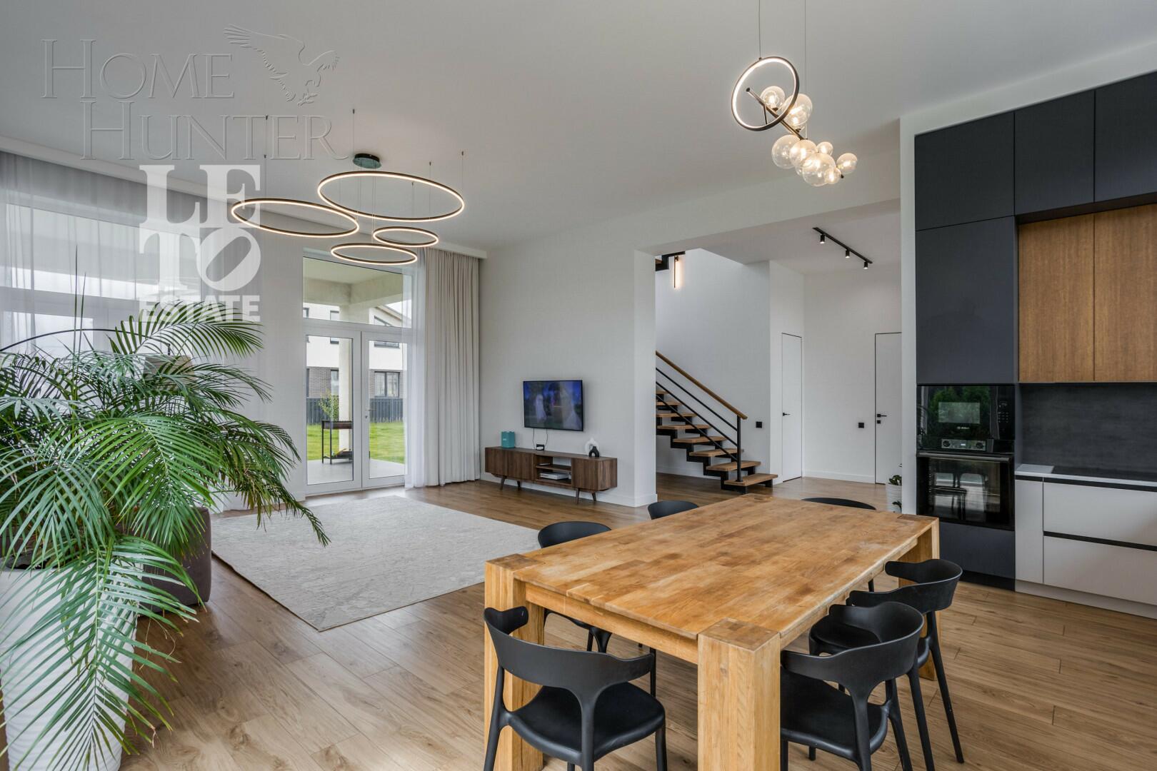 2-этажный коттедж 260 м² с отделкой