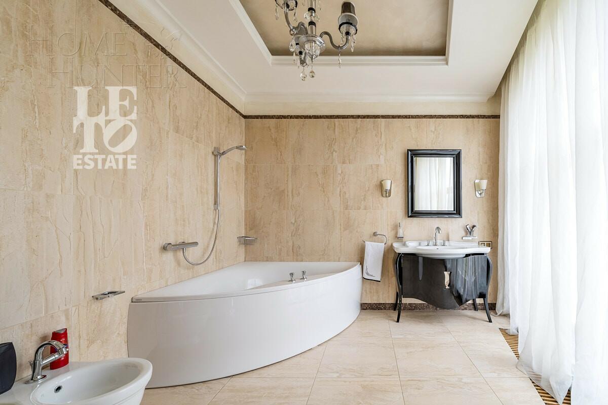 2-этажный коттедж 1 000 м² с отделкой