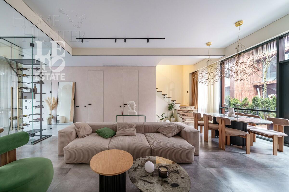 3-этажный таунхаус 238 м² с отделкой