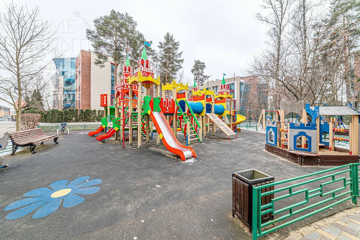 3-КОМН. КВАРТИРА С ОТДЕЛКОЙ 220 М² НА 2 ЭТАЖЕ