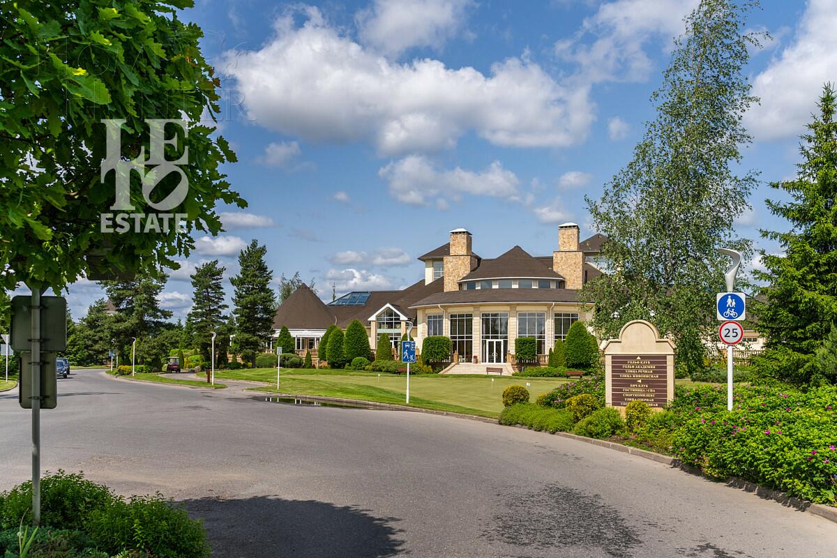 3-этажный коттедж 1 451 м² без отделки