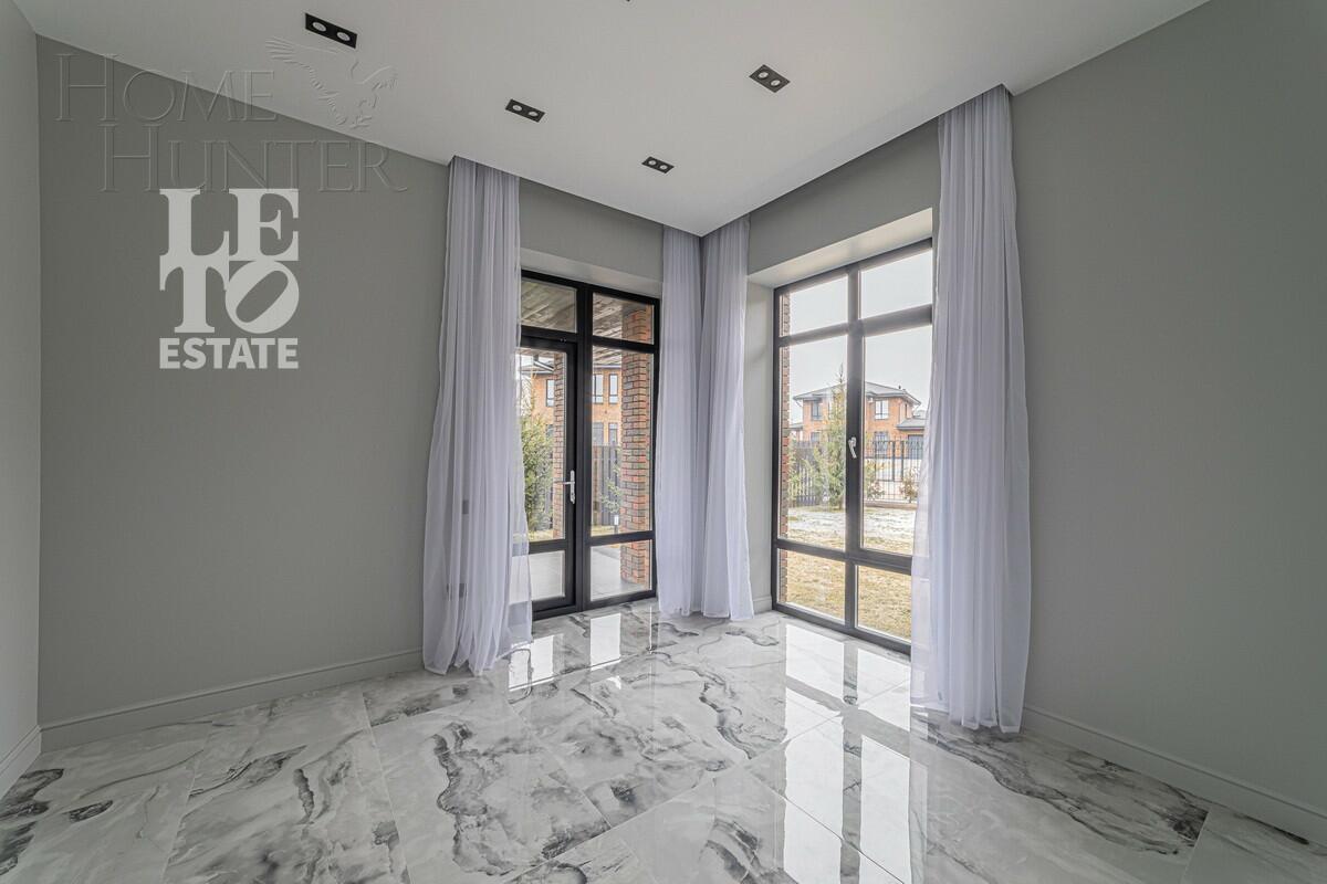 2-этажный коттедж 340 м² с отделкой