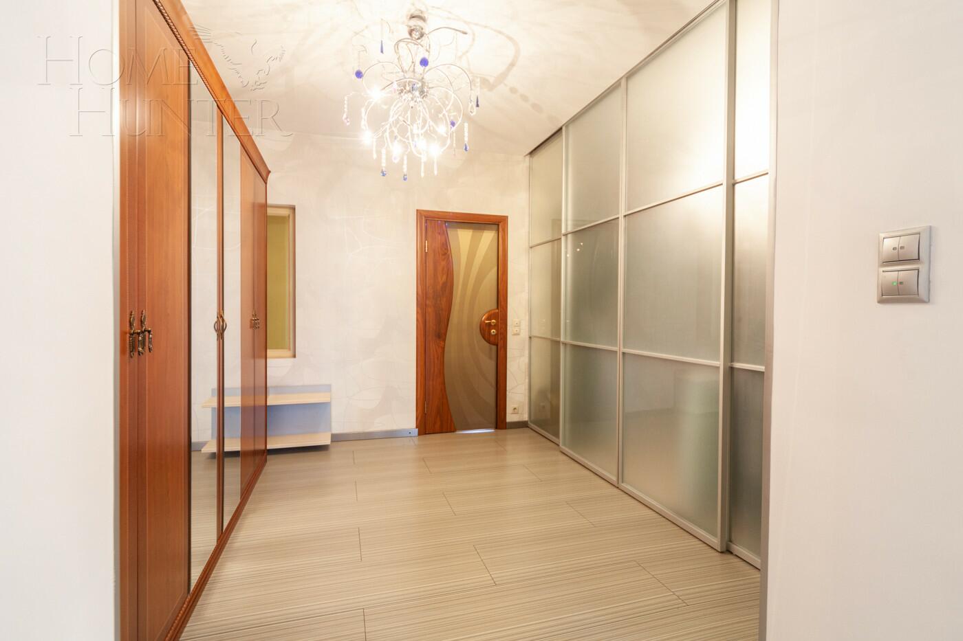 2-этажный коттедж 939 м² с отделкой