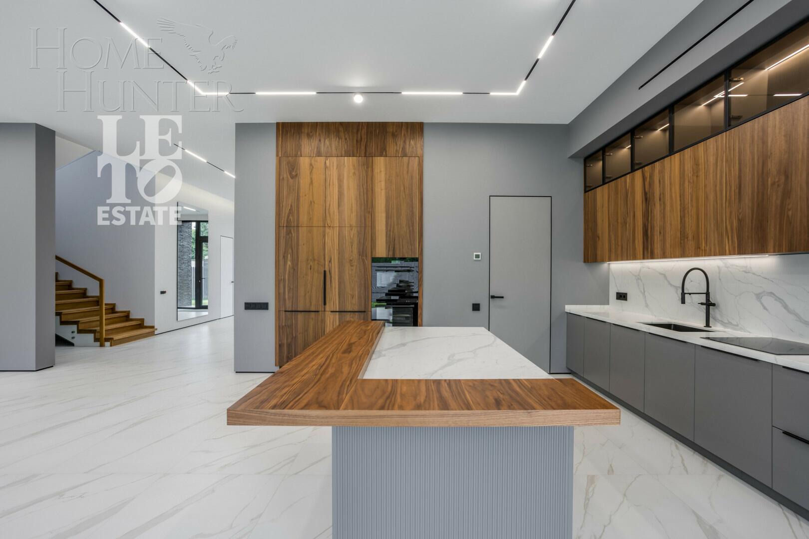 2-этажный коттедж 604 м² с отделкой