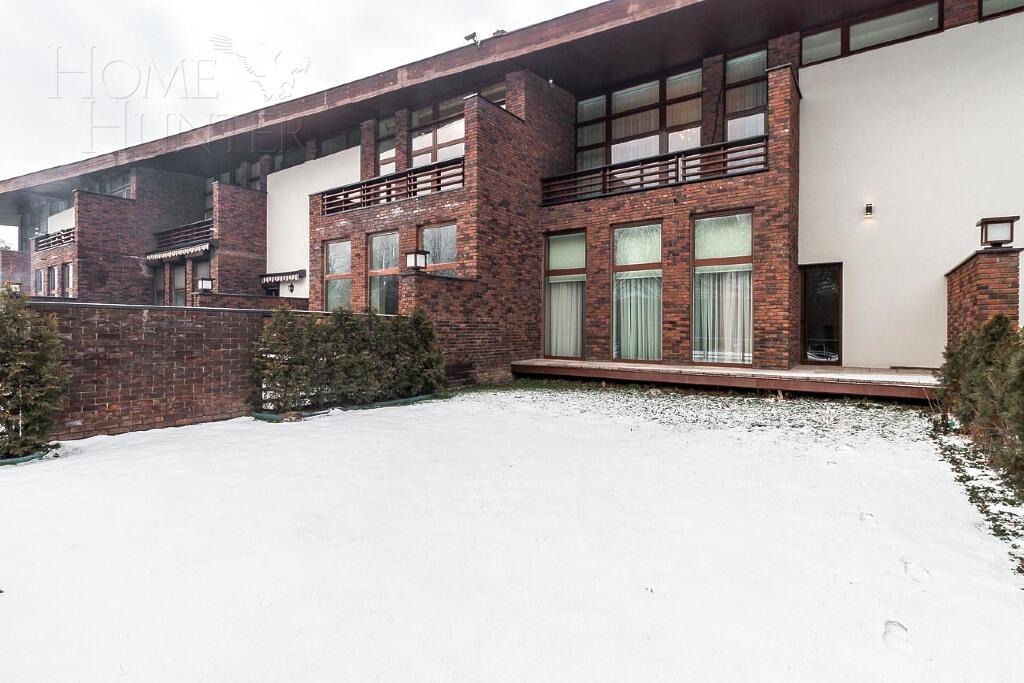 2-этажный таунхаус 356 м² с отделкой