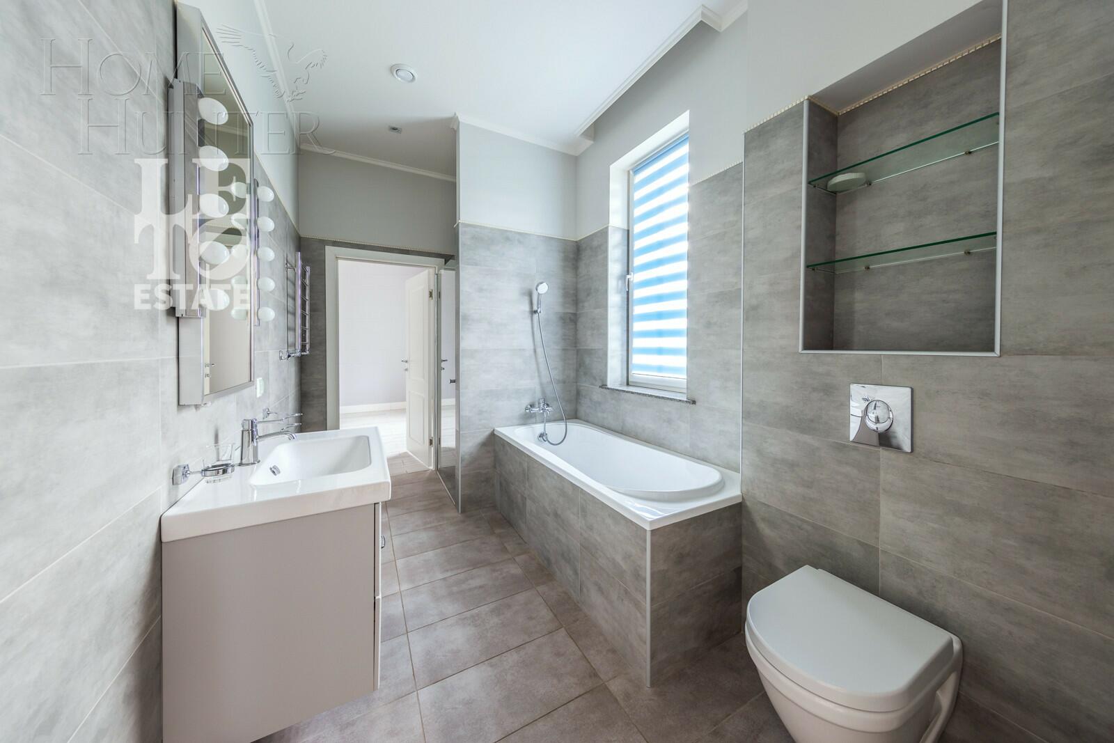 2-этажный коттедж 304 м² с отделкой