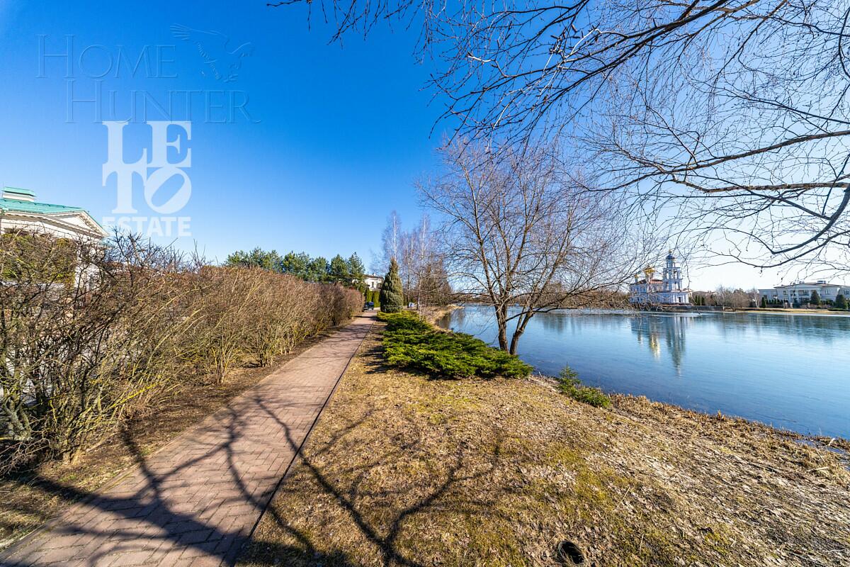 2-этажный коттедж 1 320 м² без отделки