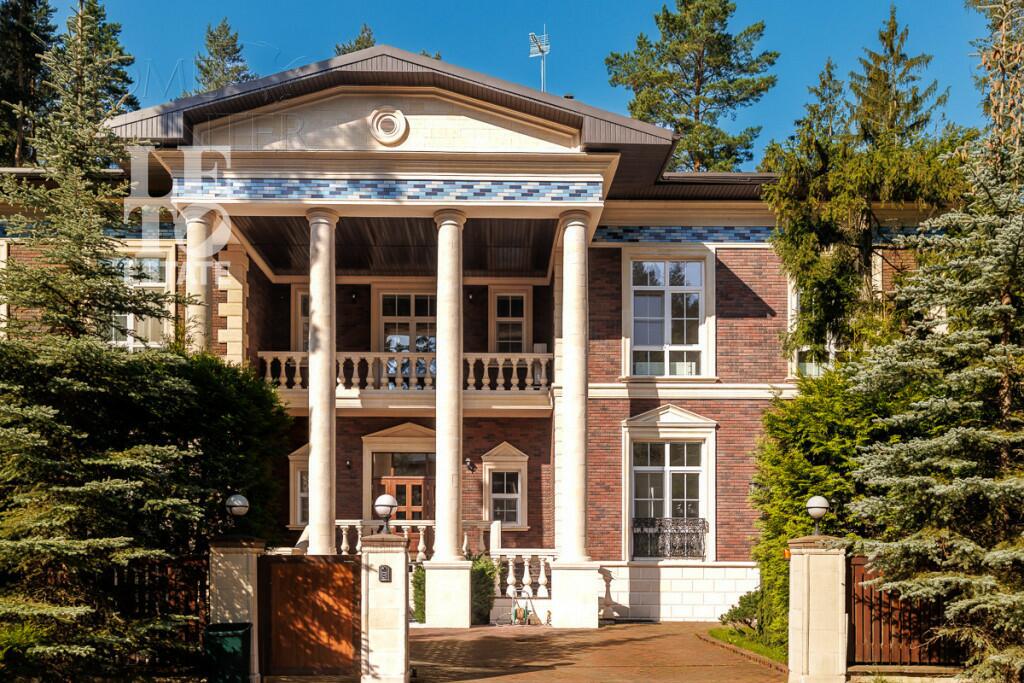 2-этажный коттедж 1 556 м² с отделкой