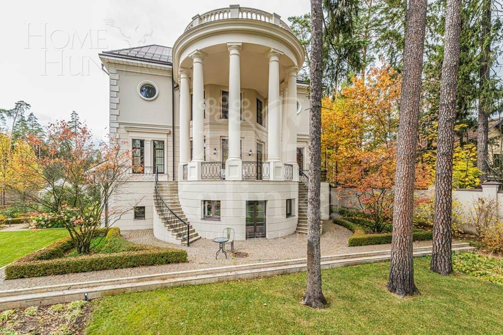 2-этажный коттедж 900 м² с отделкой