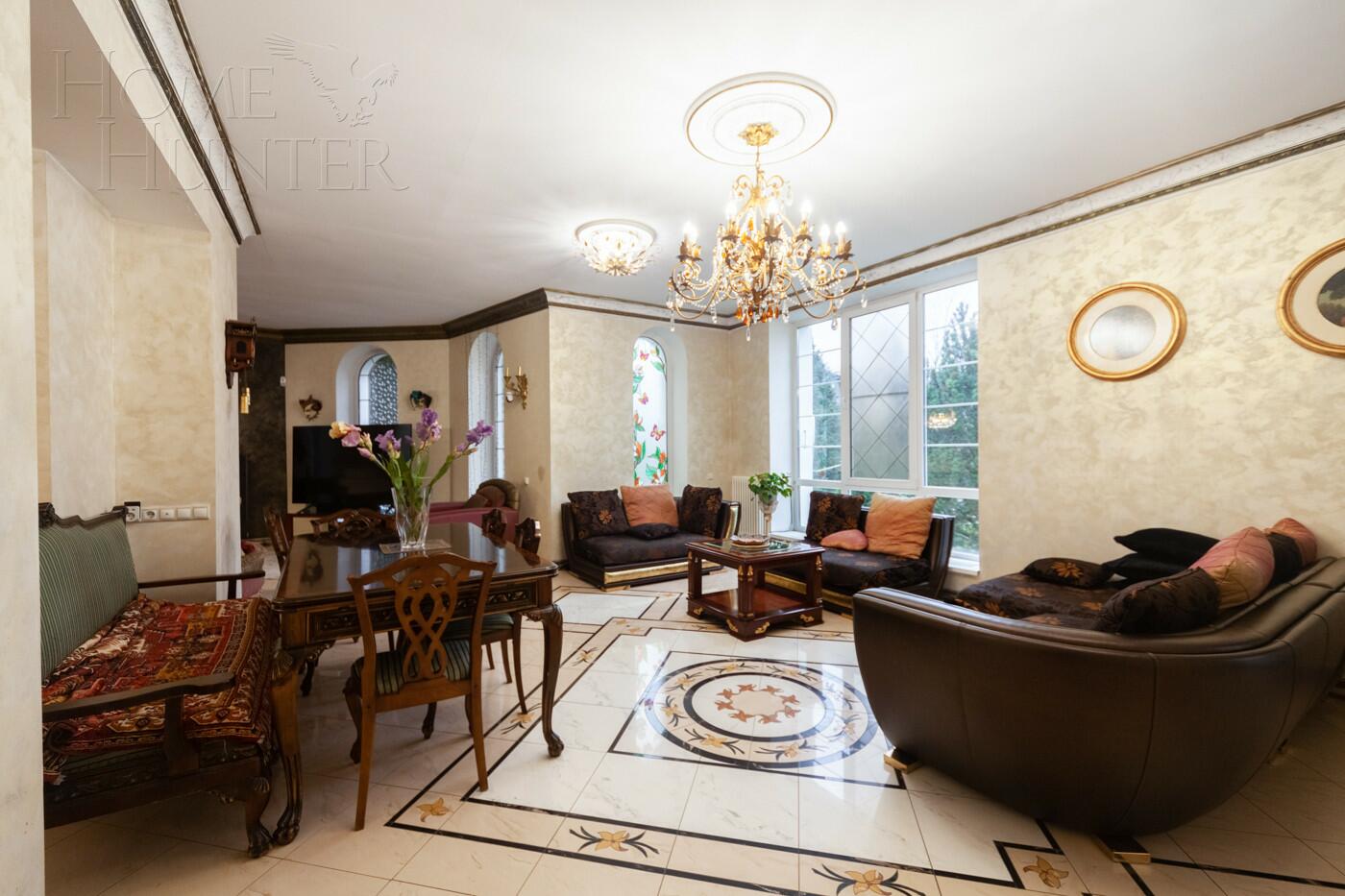 2-этажный коттедж 939 м² с отделкой