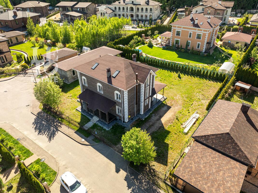 2-этажный коттедж 528.9 м² с отделкой