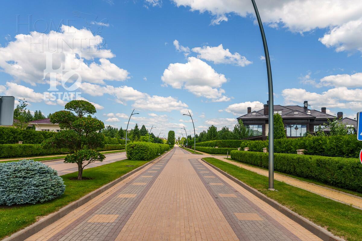 2-этажный коттедж 1 000 м² с отделкой