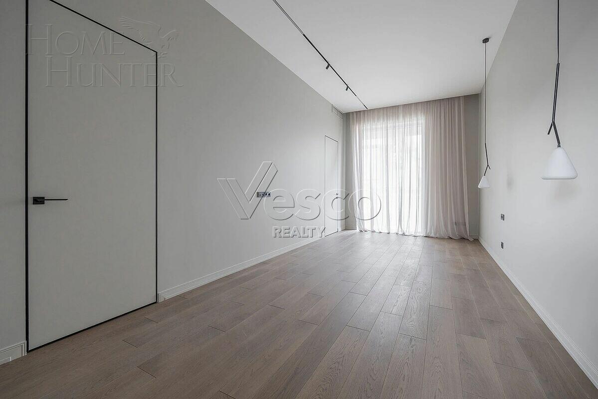 2-этажный коттедж 1 300 м² с отделкой