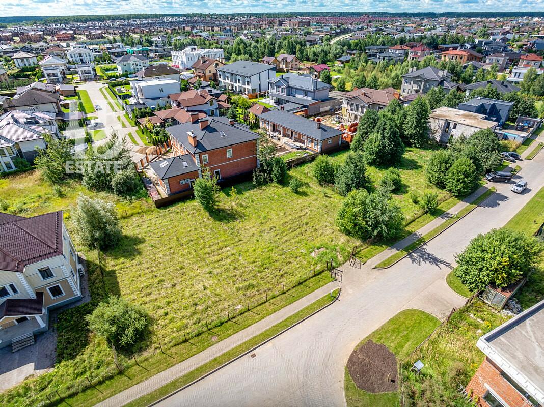 Участок 10.4 сот. в охраняемом поселке