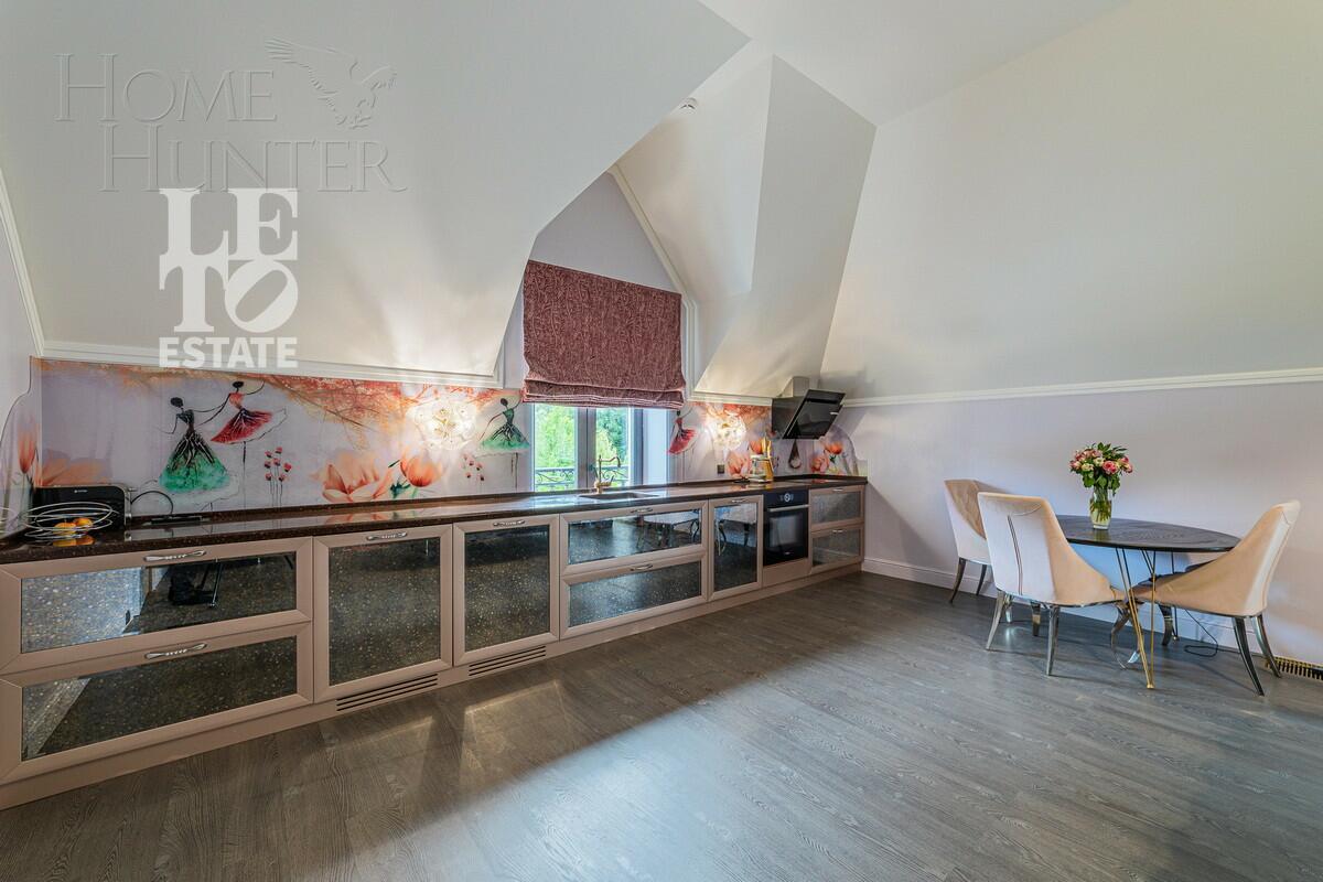 3-этажный коттедж 1 200 м² с отделкой