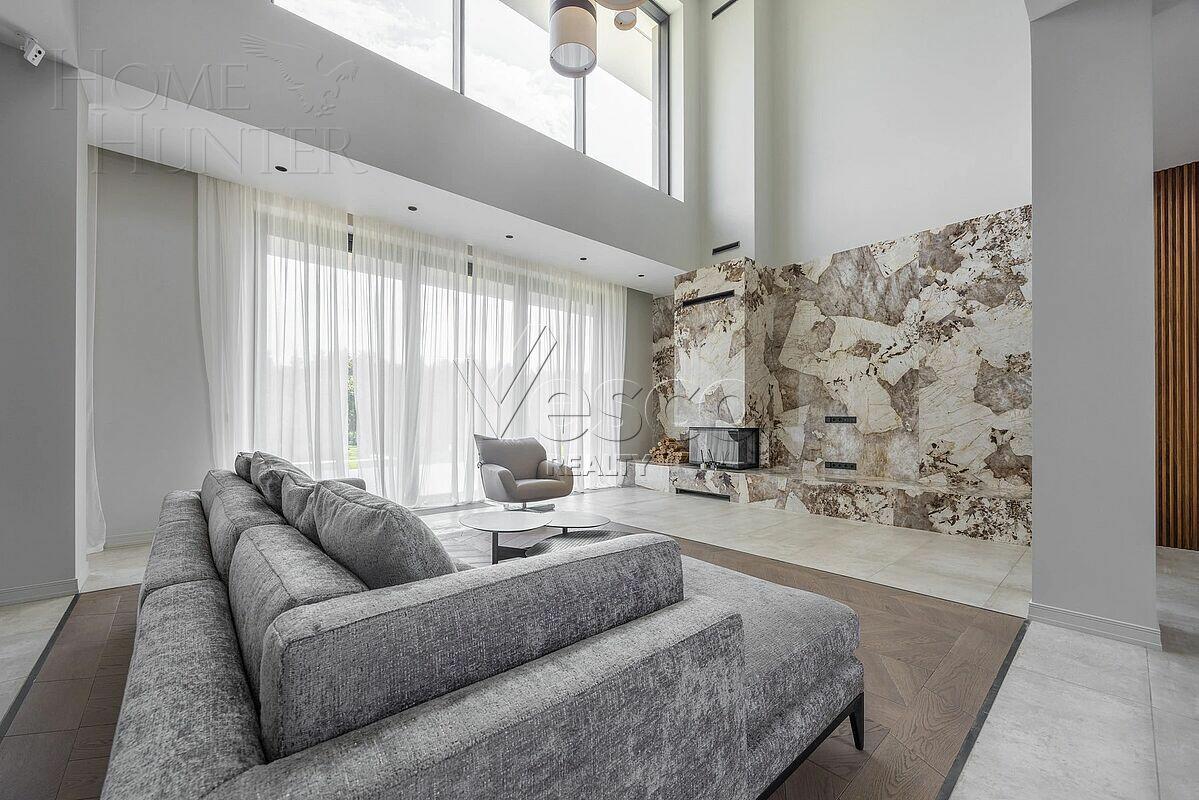 2-этажный коттедж 1 300 м² с отделкой