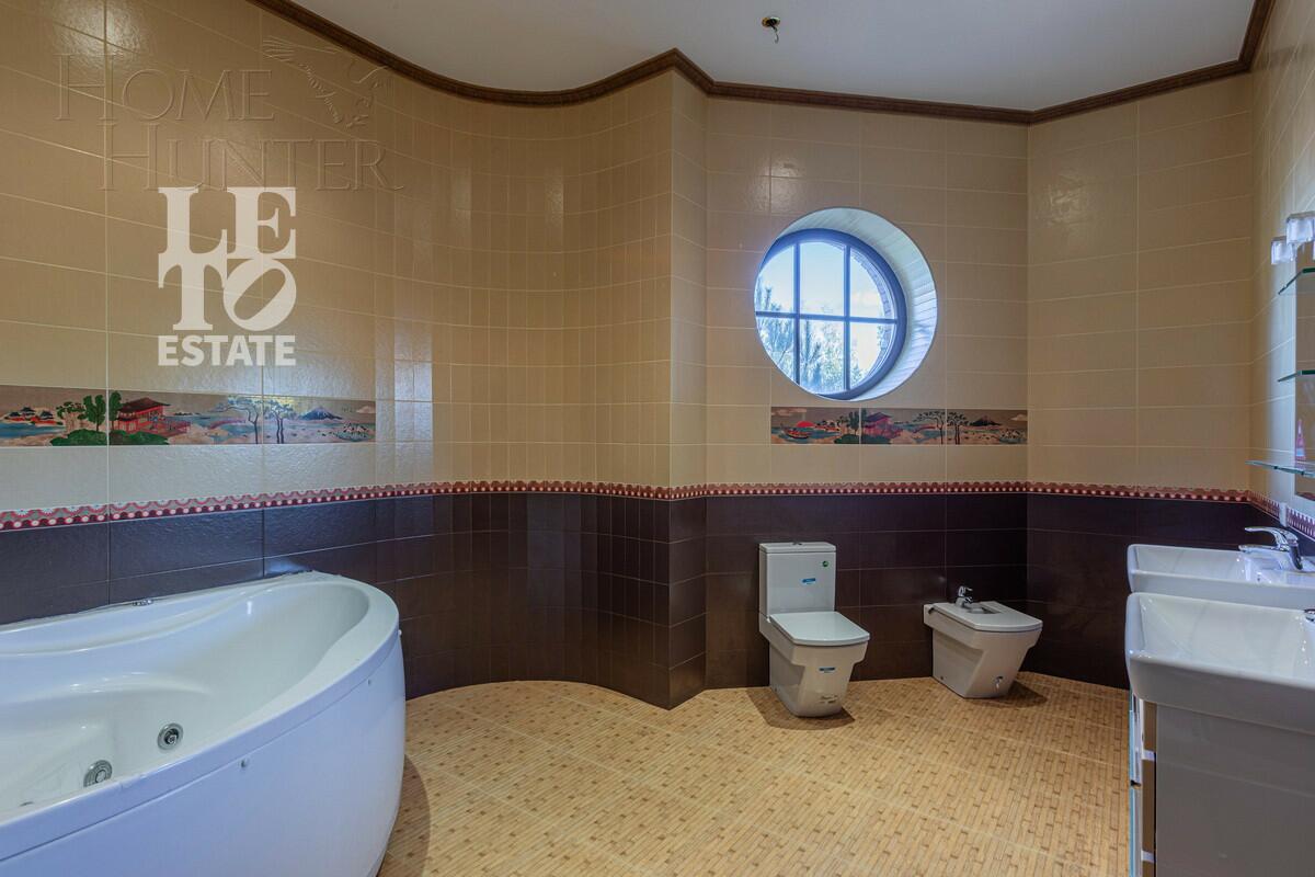 3-этажный коттедж 788 м² с отделкой