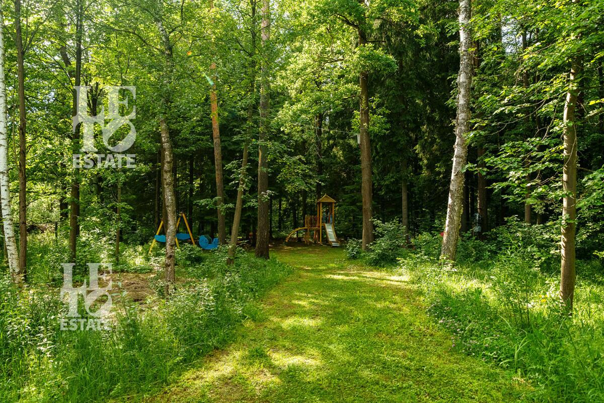 3-этажный коттедж 850 м² с отделкой