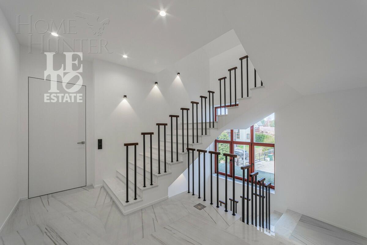 2-этажный коттедж 693 м² с отделкой