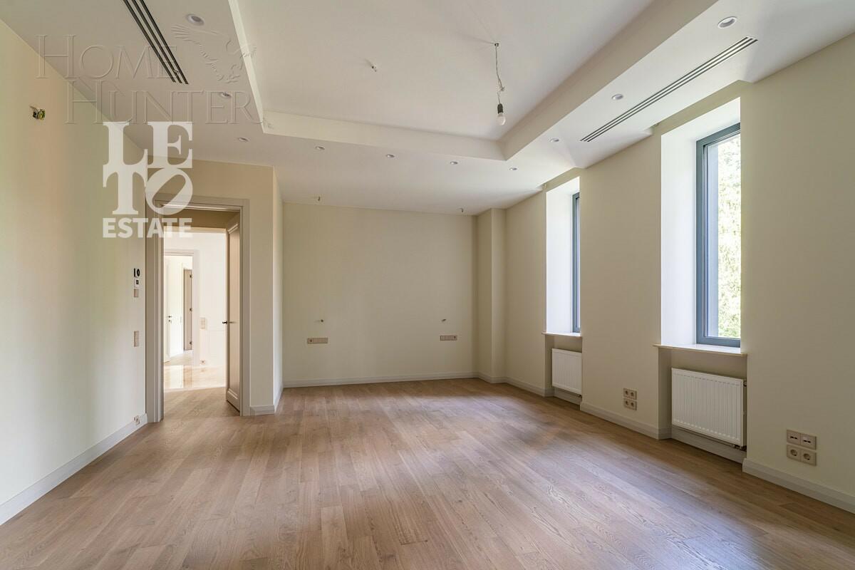 3-этажный коттедж 380 м² с отделкой