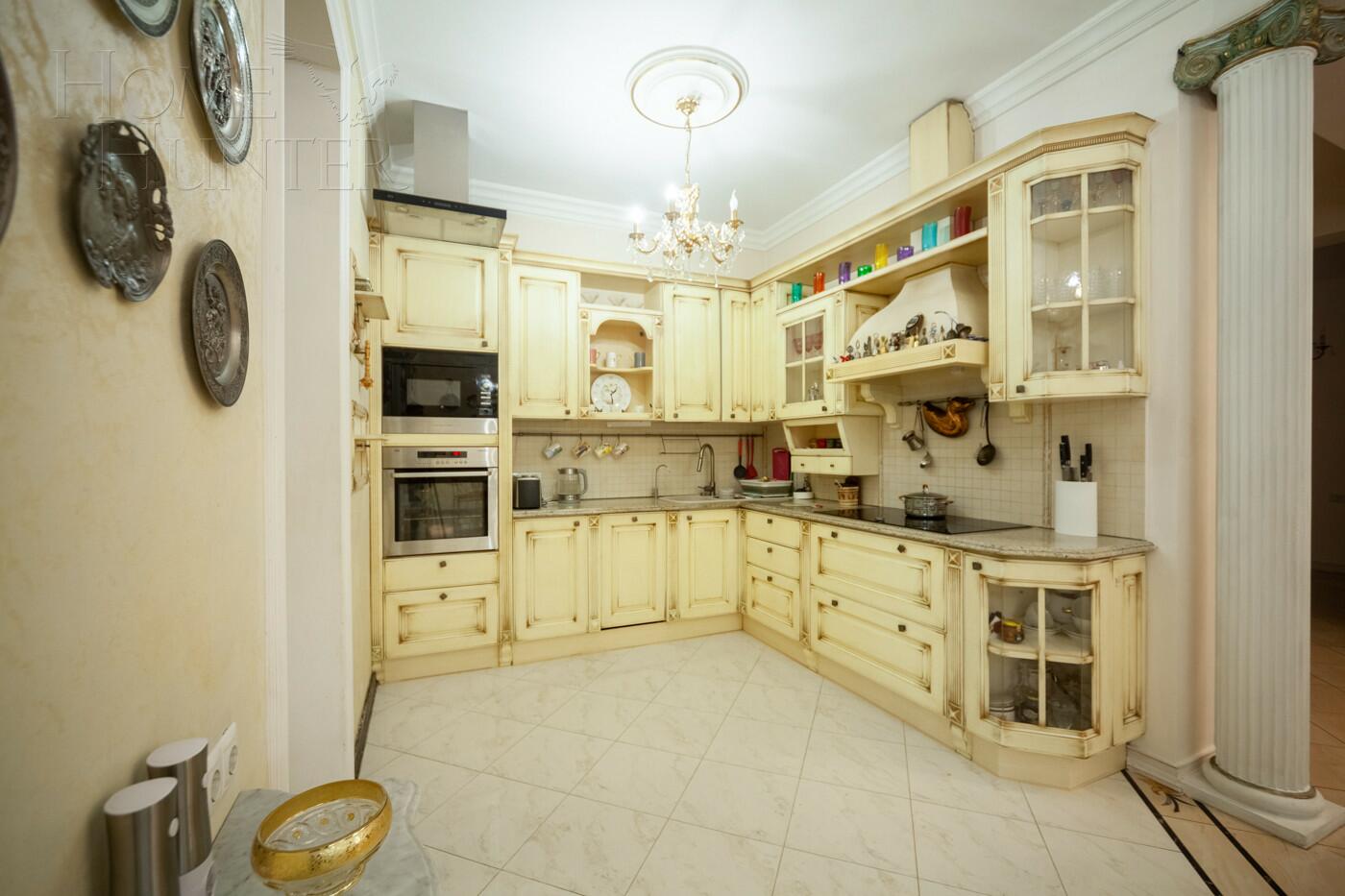 2-этажный коттедж 939 м² с отделкой