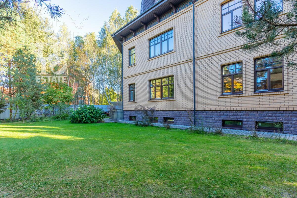 3-этажный коттедж 788 м² с отделкой