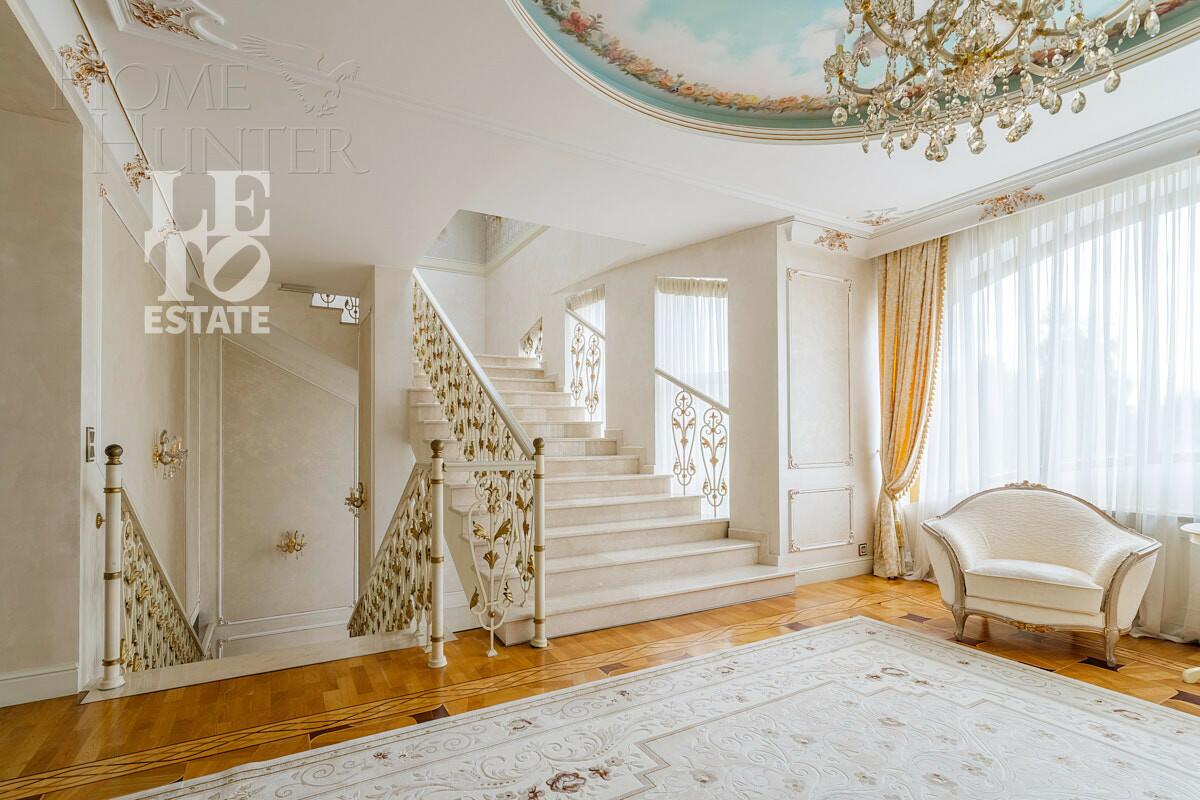 2-этажный коттедж 1 000 м² с отделкой