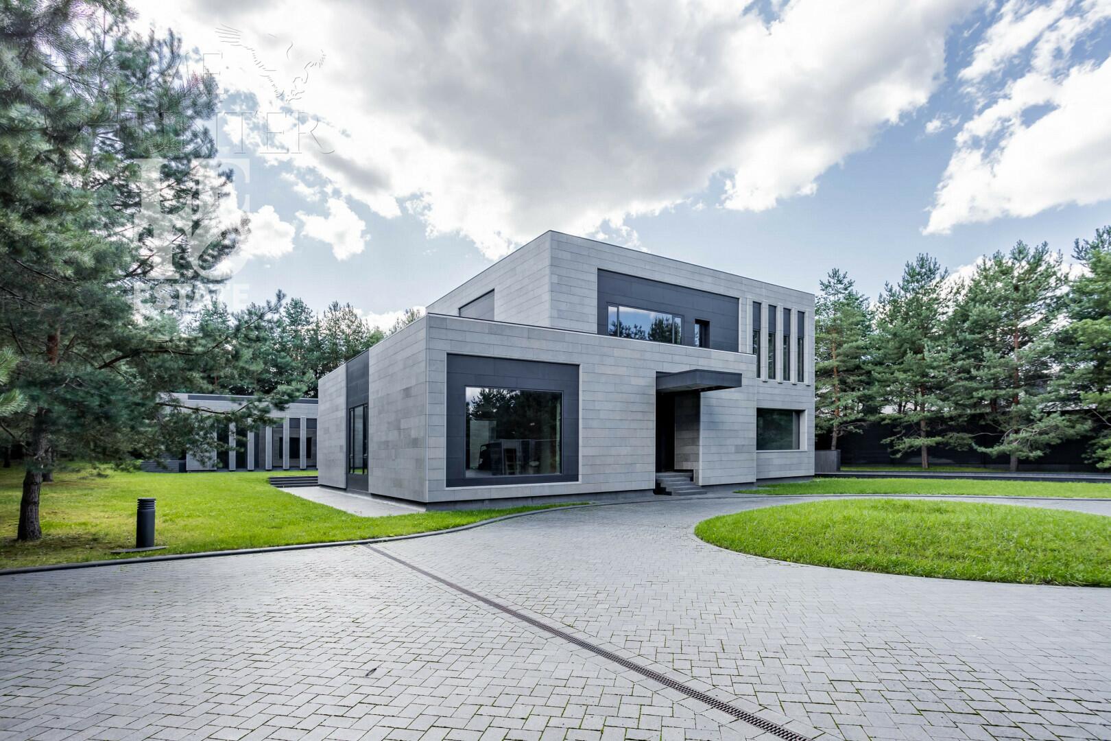 2-этажный коттедж 2 240 м² без отделки