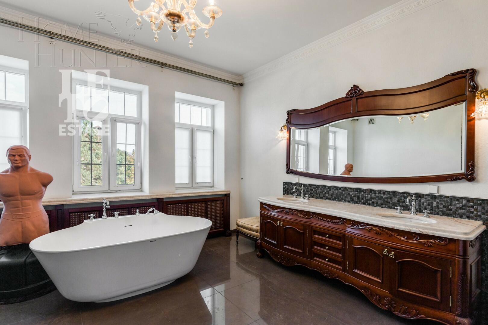 2-этажный коттедж 817 м² с отделкой