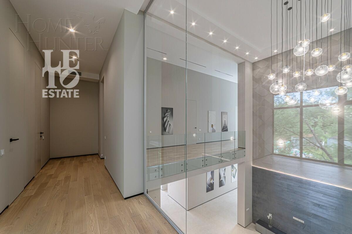 2-этажный коттедж 720 м² с отделкой