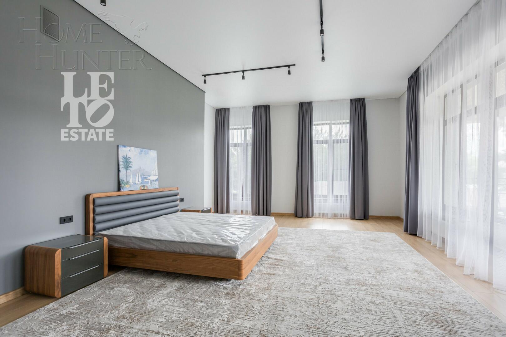 2-этажный коттедж 1 300 м² без отделки