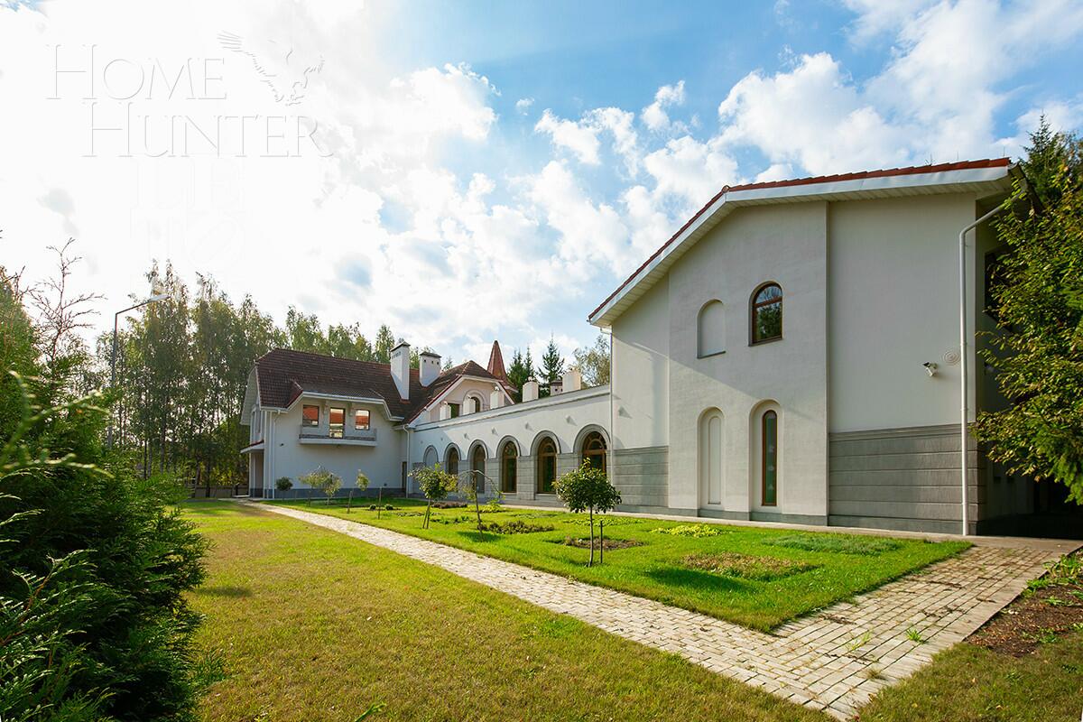 2-этажный коттедж 1 100 м² с отделкой